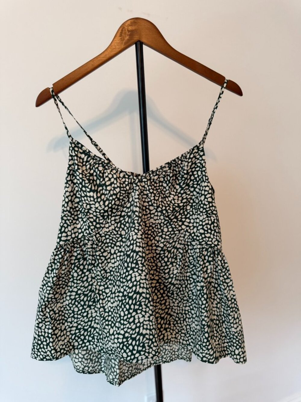 NWT GAP DEEP V-NECK PLEATED CAMI TANK TOP IN GREEN PRINT (SIZE XXL) - Picture 1 of 7
